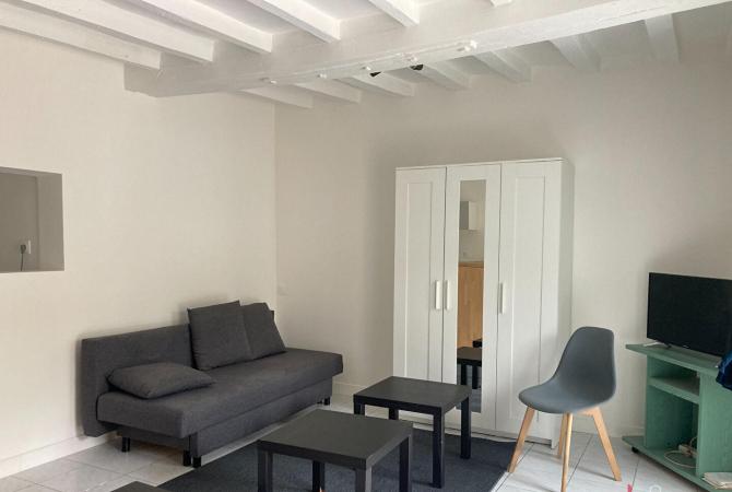 Studio Meublé avec parking  - LAVAL Secteur Hilard