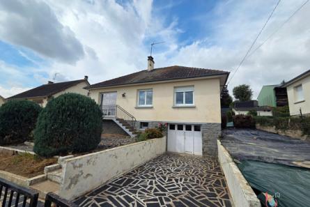 Maison à Montsûrs