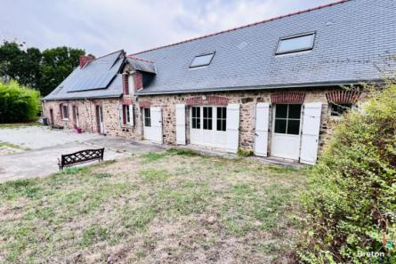 Maison sur 1 ha 34 à Saint Pierre la Cour