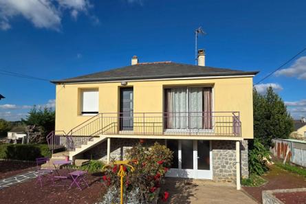 Maison à Montsûrs